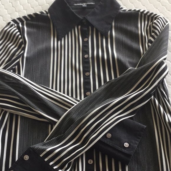 Black pant and it’s shirt. - Picture 2 of 6